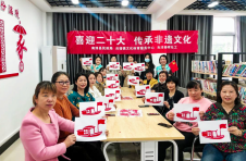 湖北南漳：“红船”剪纸指尖传承 红船精神深入人心