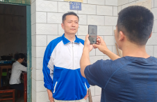 湖北浠水：上门服务暖民心