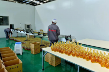 一坛老米酒，一盘致富棋，一个振兴梦