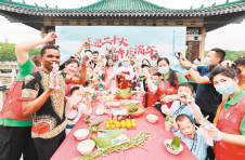 湖北：端午休闲度假游热潮涌动