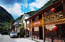湖北神农架林区红坪镇：村民抱团，“旅游饭”吃得香