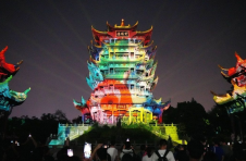 武汉国庆出游热远超中秋假期 旅游产品订单首日增长159%，黄鹤楼两江游览很热门