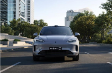 问界新M5亮相北京车展，定义未来汽车智能化！ 