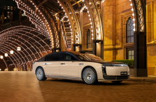 告别品牌溢价时代：尊界S800如何用硬核科技赢得高净值用户的心智